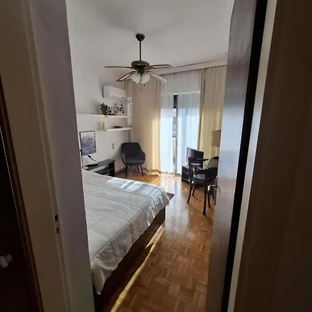 Antony's Elli Rhodes City