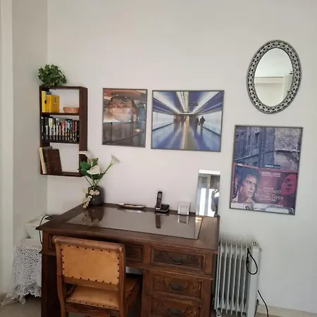 Antony's Elli Apartmán *