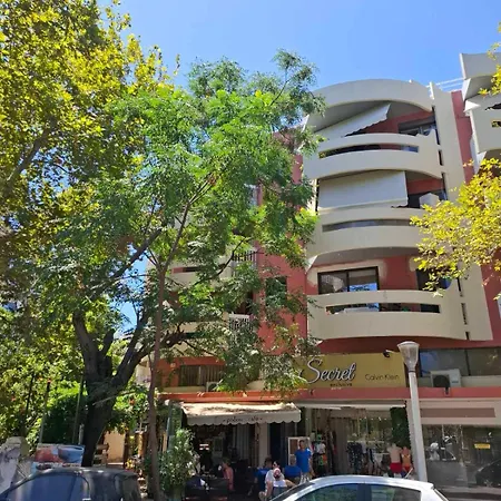 Antony's Elli Apartman